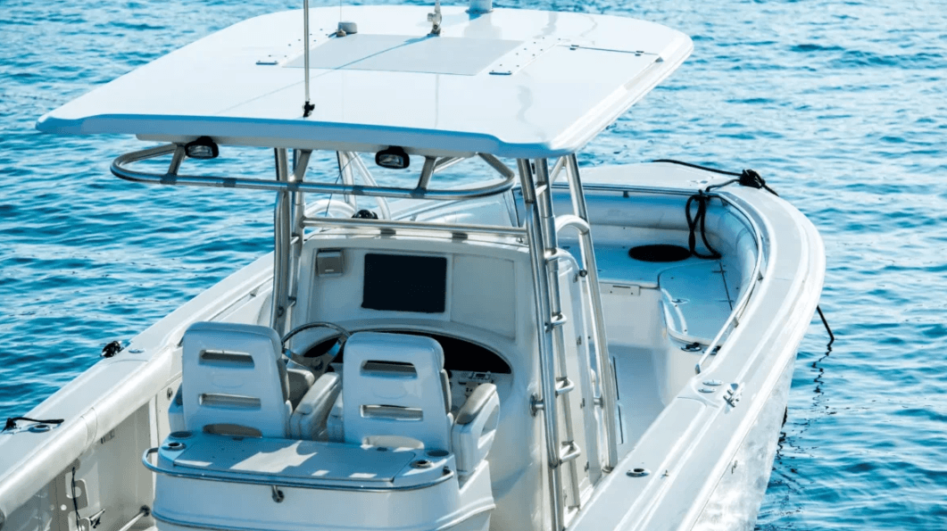 boat running on water