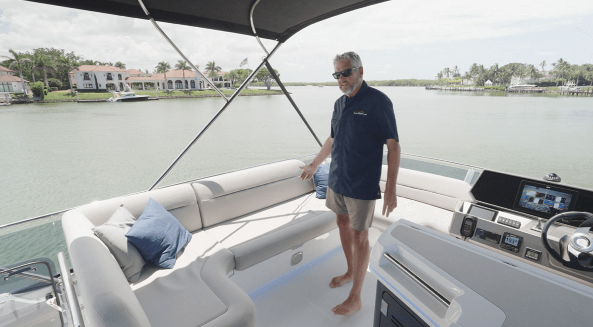 Port U-Shaped seating