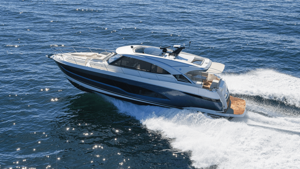 Riviera 5600 Sport Yacht Platinum Edition running on water