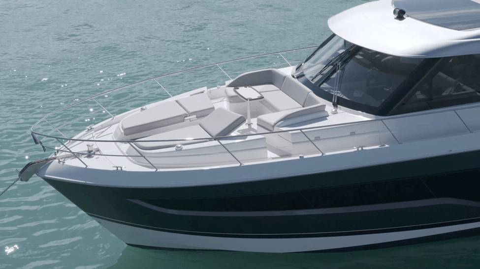 riviera 5600 bow