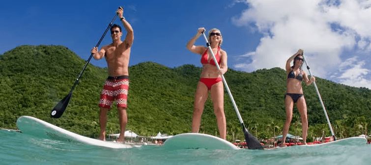 people paddleboarding