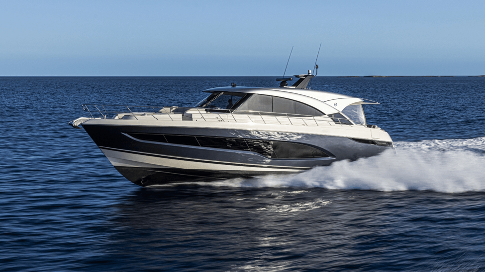 riviera 5600 running on water