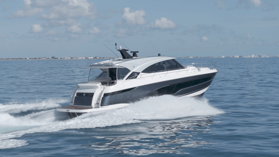 riviera 5600 running on water