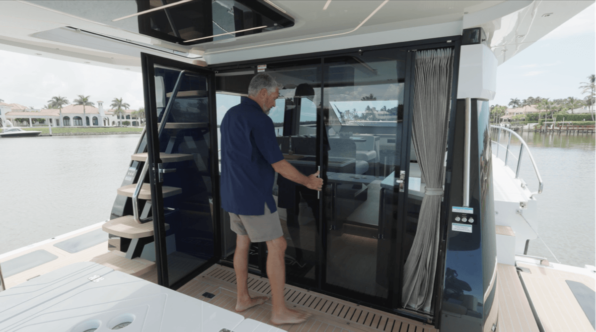 Accordion doors from cockpit to galley