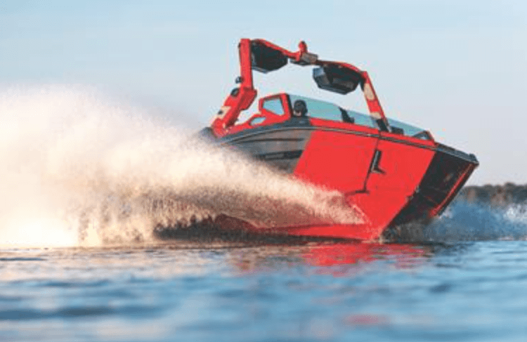 boat running on water