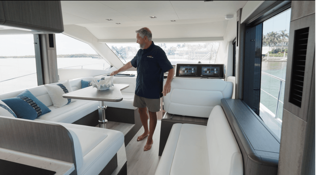 Port U-Shaped Seating Area. The table is telescoping to create an additional berth