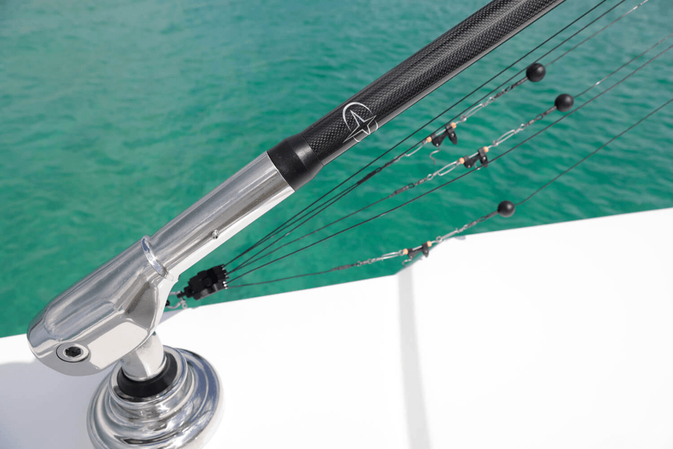 Gemlux Outriggers on the Formula 387 CCF