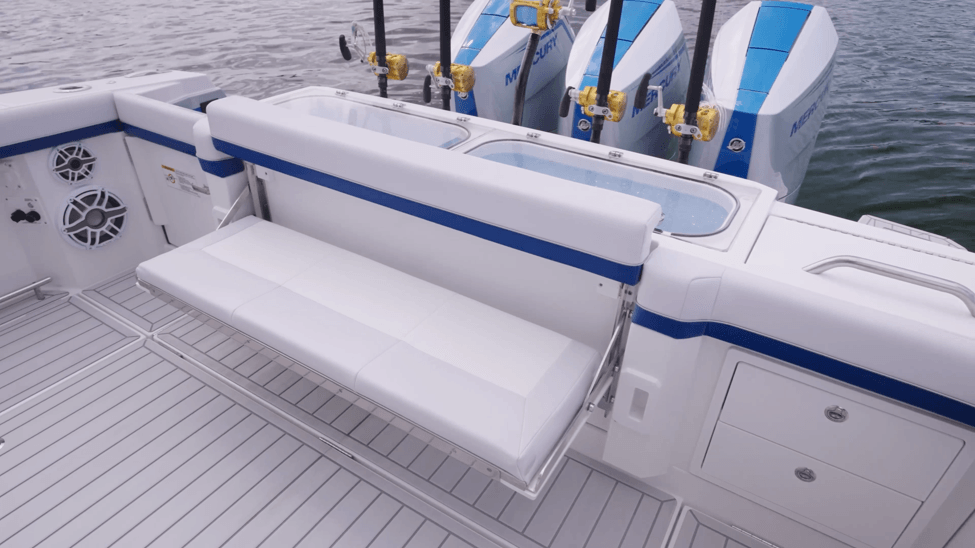 fold up transom seat on the Formula 387 CCF