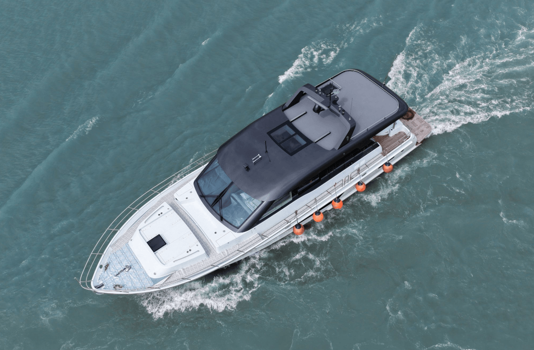 CL Yacht CLB65 SUV running on water