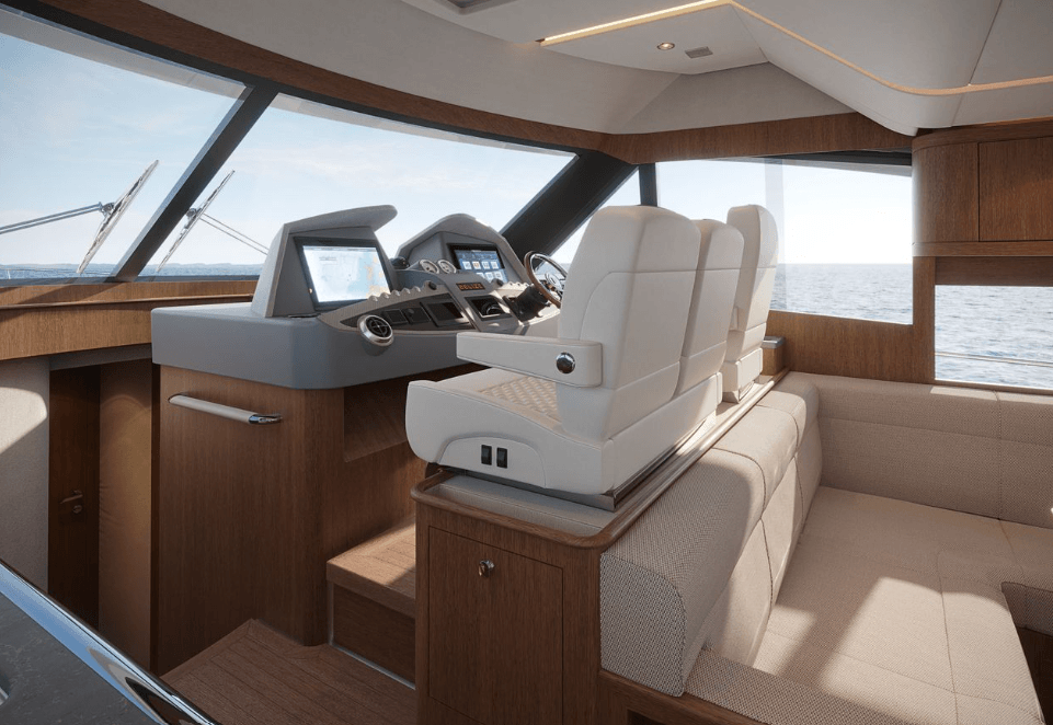 Riviera Belize 55 Daybridge Helm