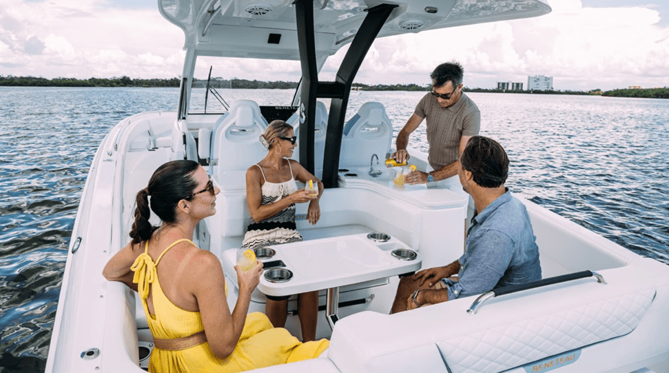Beneteau Flyer 30 Flexible Aft Seating