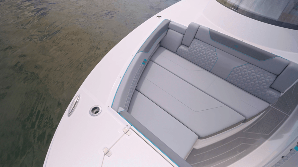 Regal 34 SAV sun pad