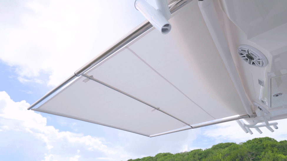 Regal 34 SAV aft hardtop