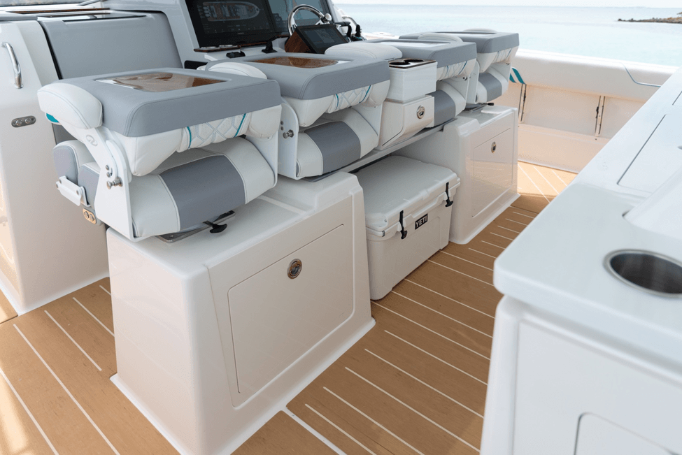 43 SAV helm seats