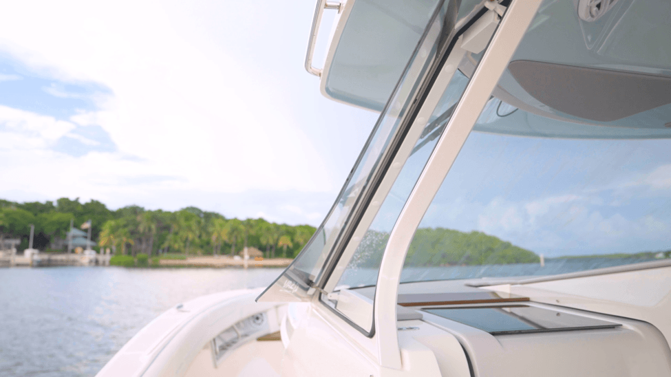 43 SAV wind deflector