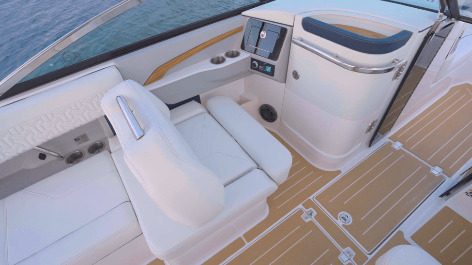 LX9 seat