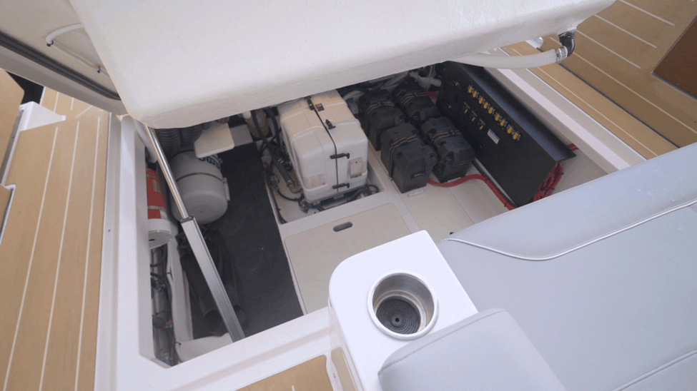Regal 34XO Machinery Space