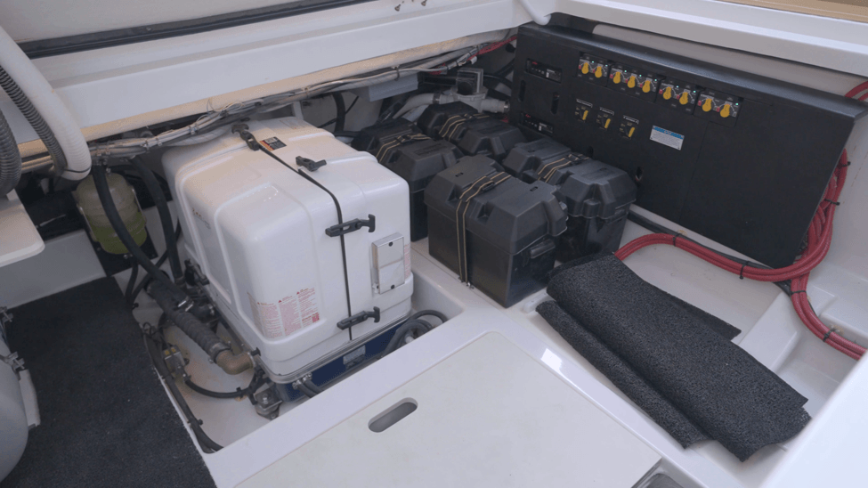 Regal 34XO Machinery Space