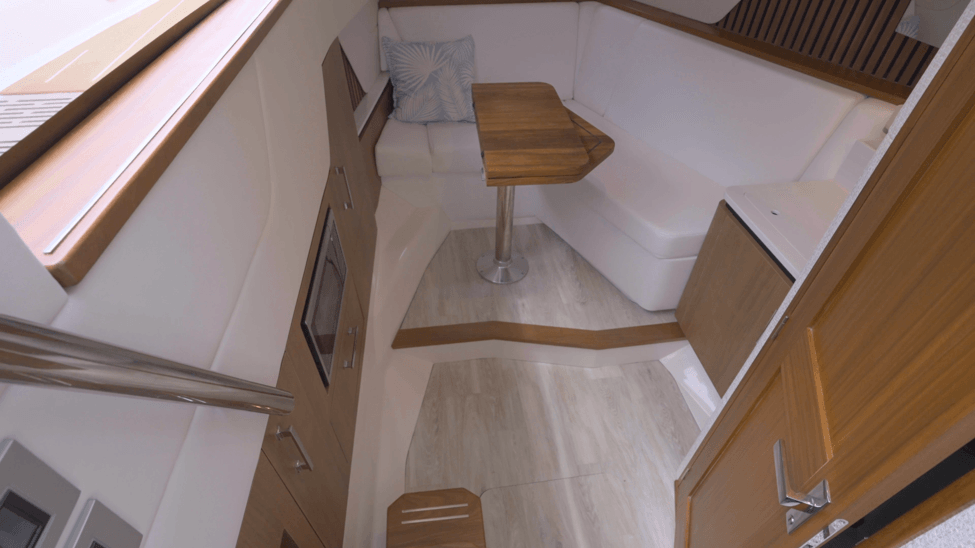 Regal 34XO cabin