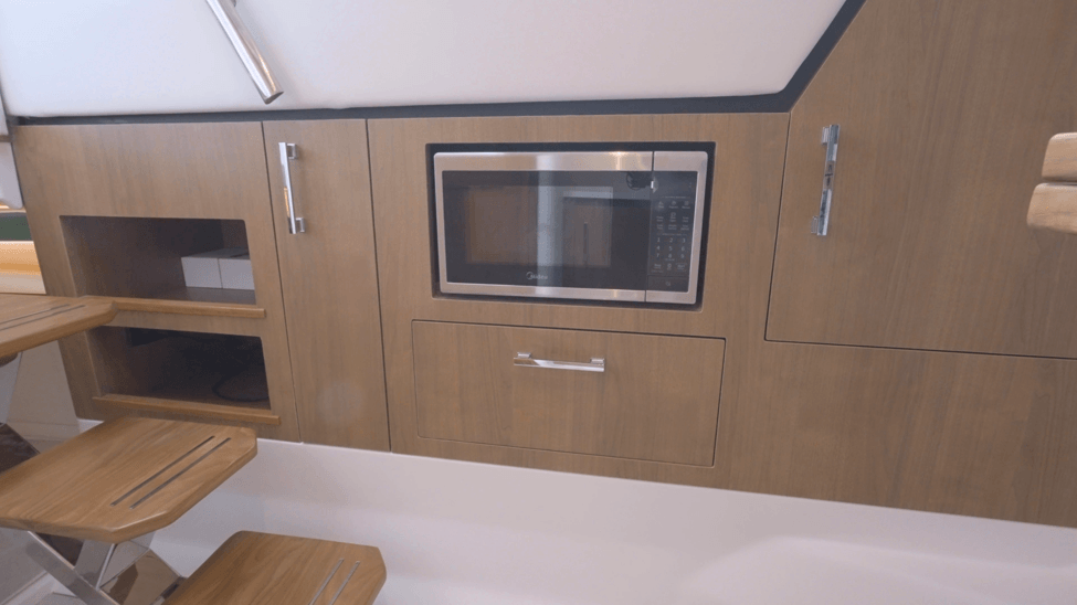 Regal 34XO Microwave