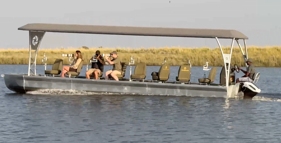 The 30’ photo boat is powered by a single 40 kW RAD electric motor