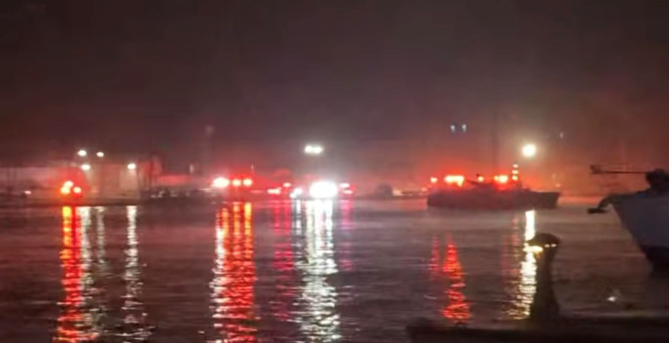 Boat crash in the night