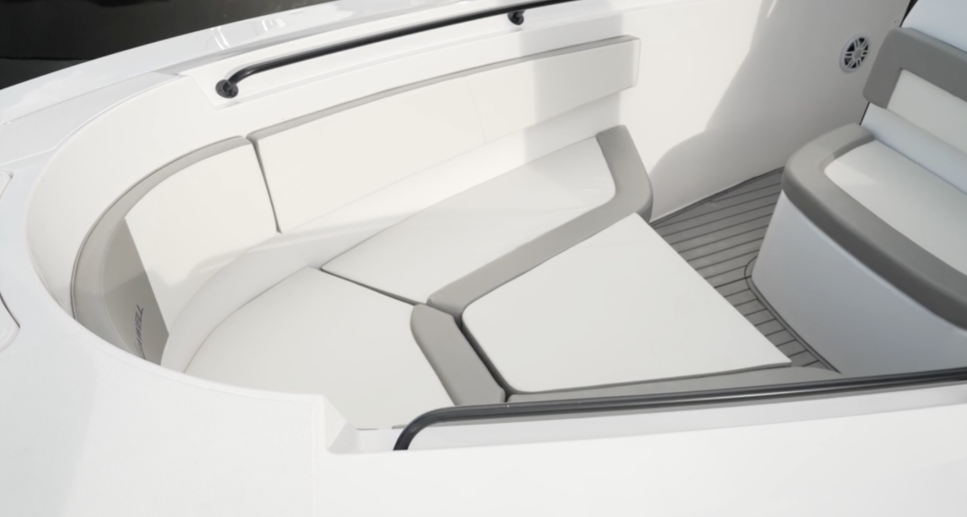 bow with cushions off