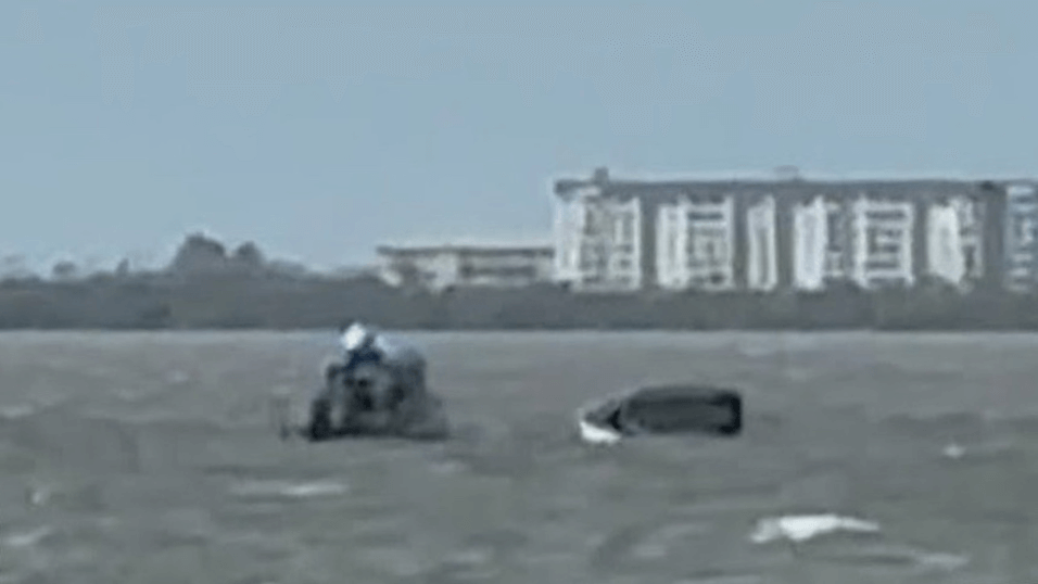 Jetski rescuing kids