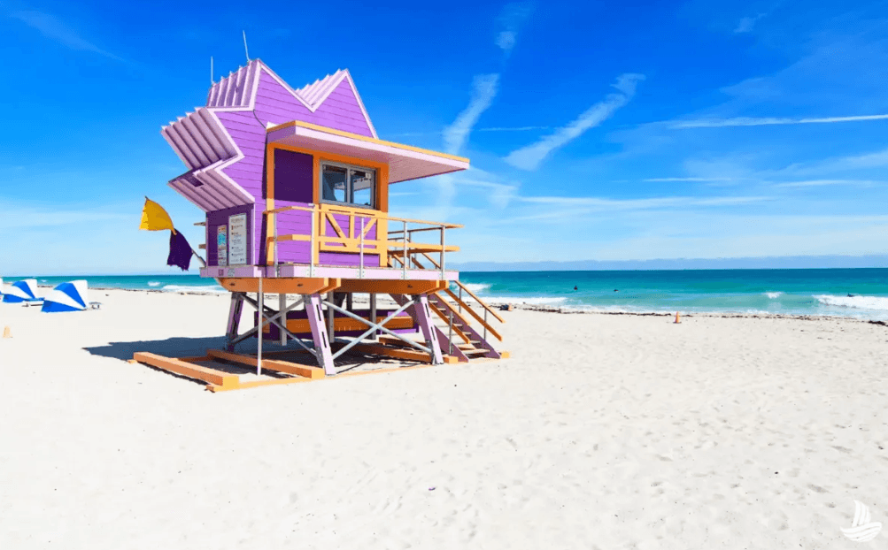 lifeguard hut on beach