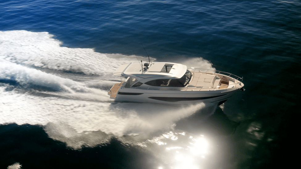 Riviera 4300 Sport Express Running