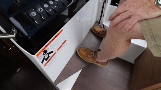 Jeanneau NC 1095 foot rest