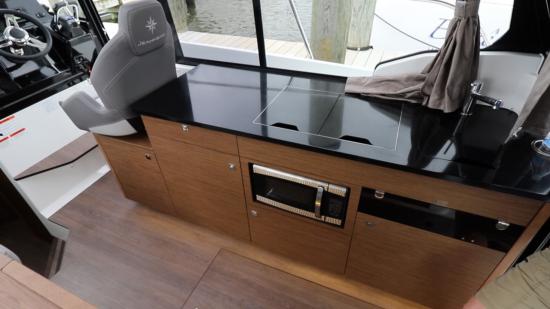 Jeanneau NC 1095 galley