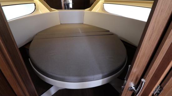 Jeanneau NC 1095 master stateroom