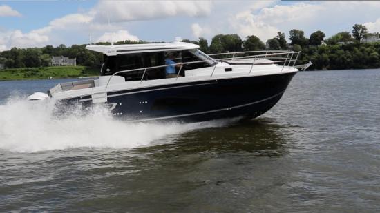 Jeanneau NC 1095 running