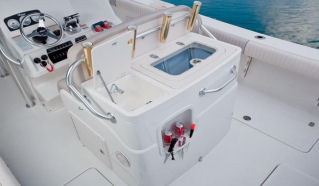 Mako 284 CC Interior