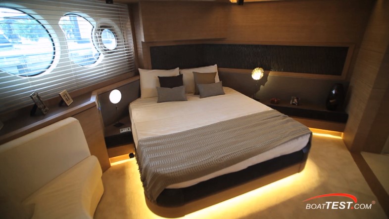 Monte Carlo Yachts 76