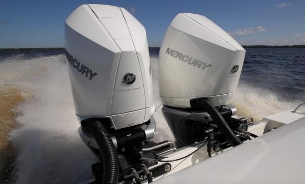 We Test the New V-8 Mercury 4.6L Verados