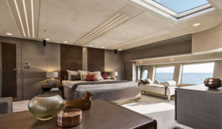 Monte Carlo Yachts 105 Interior