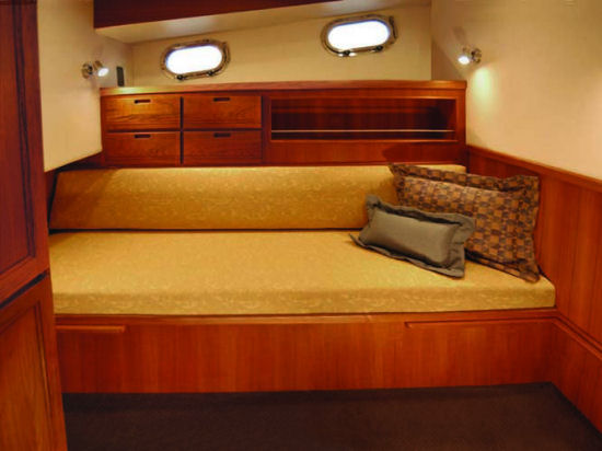 Nordic Tugs Nordic Tug 42 guest room