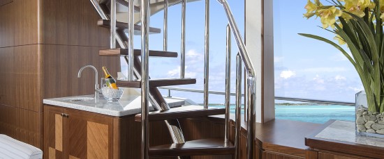 Ocean Alexander 100 Skylounge dining