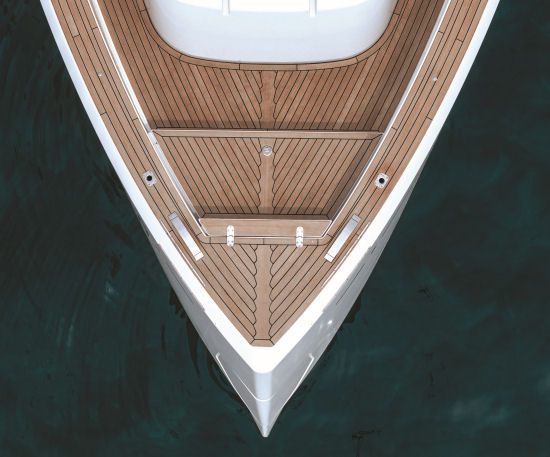 Pardo Yachts 43 bulwarks