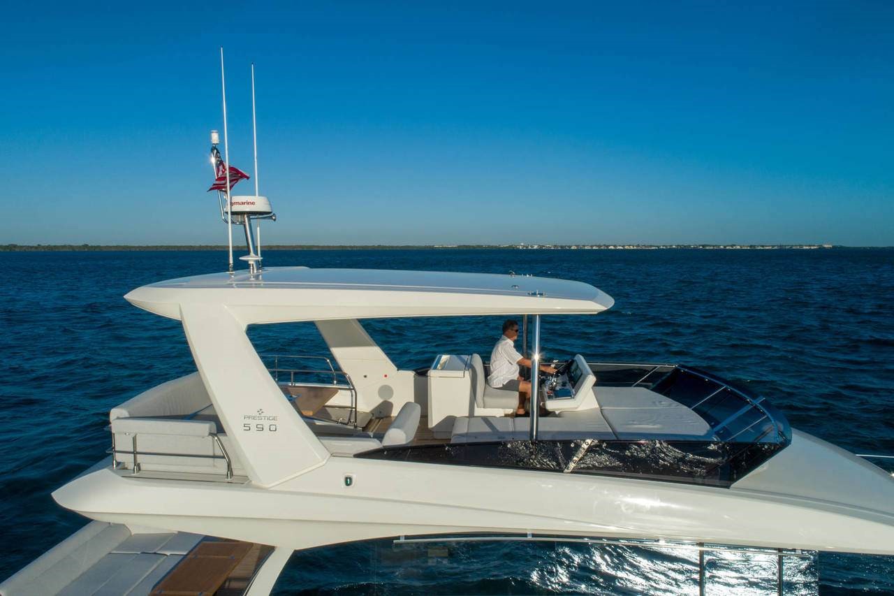 Prestige Yachts 590