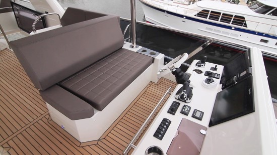 Prestige 630 helm seat 1