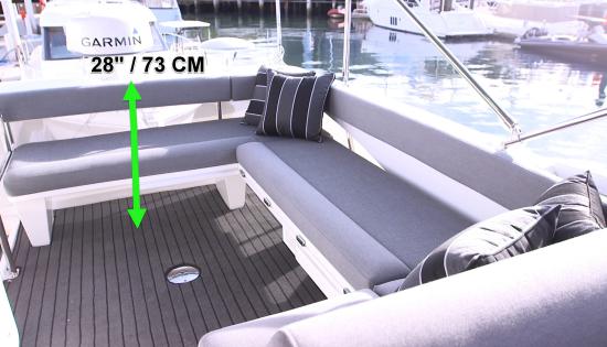 Riviera 39 Sports Motor Yacht seating