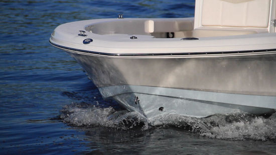 Robalo 226 Cayman wide flare