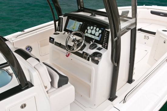 Robalo R302 hardtop supports