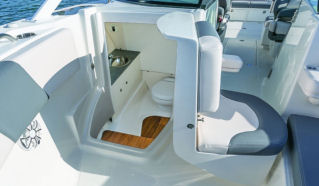 Robalo R317 Interior