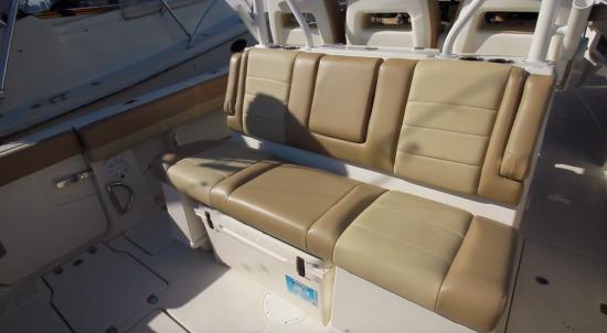 Sailfish 360 CC seating