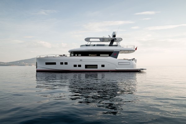 Sirena Yachts 64