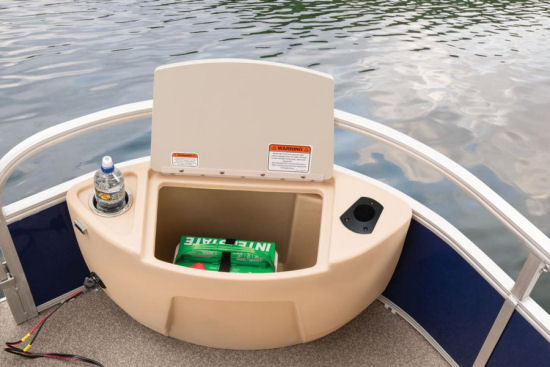 Sun Tracker Fishin Barge 22 XP3 battery